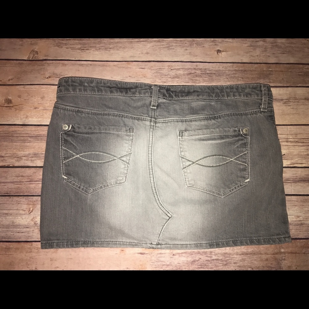 Abercrombie and Fitch Skirt - Picture 2 of 4